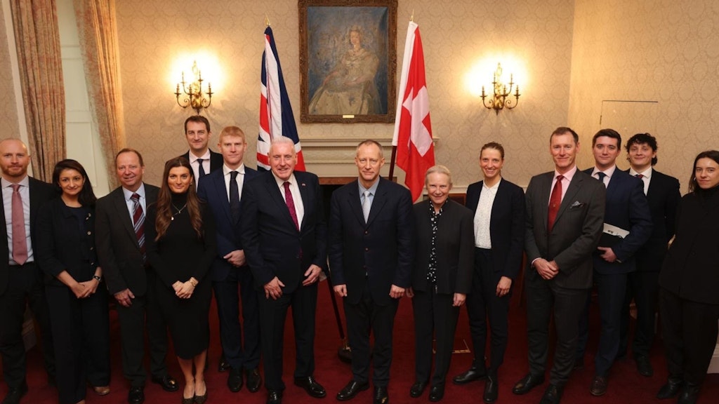 Lord Coaker and Dr Mäder with members of the Swiss and British delegations.